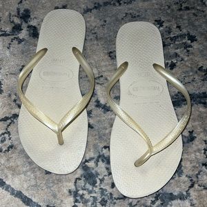 Havianas flip flops